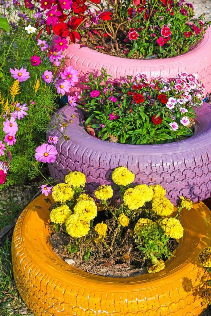 Сажаем цветы в шины 56