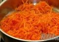 Просто жареная морковь с луком: вкусно и быстро Жаренный лук с морковью лавровый