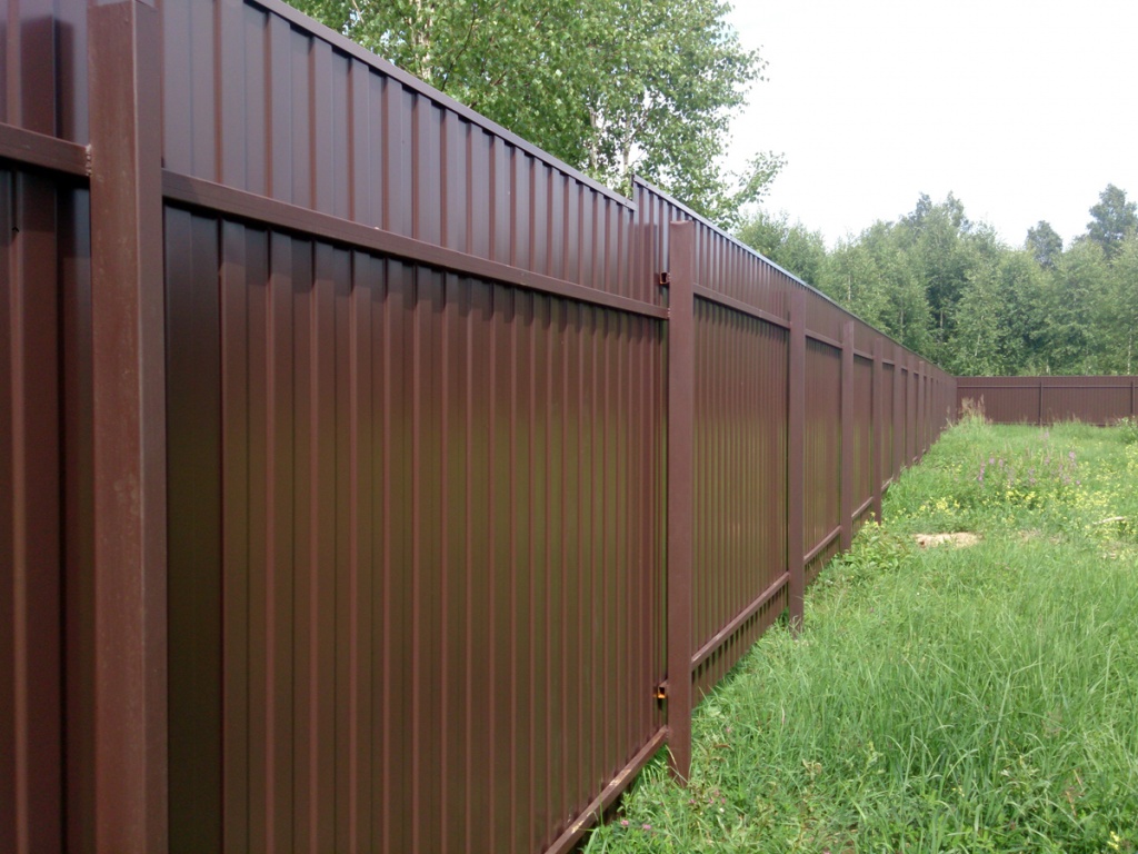 We install the fence from the proflist by our own hands We install the fence from the proflist by our own hands